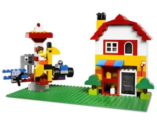 LEGO Deluxe Brick Box Image