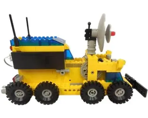 Universal Building Set with Motor, 7+ Image