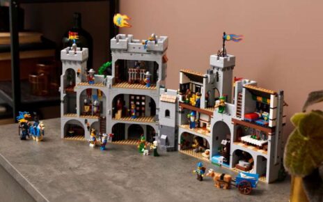 10305 Lego Lion Knights Castle