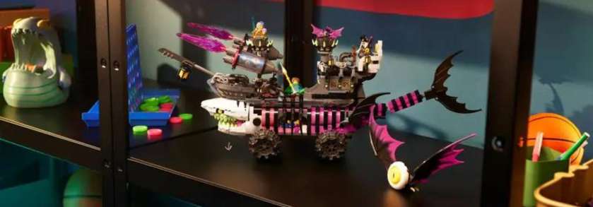 71469 LEGO set - Nightmare Shark Ship