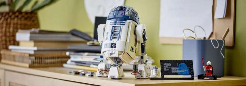 The LEGO Star Wars R2-D2 (75379) set