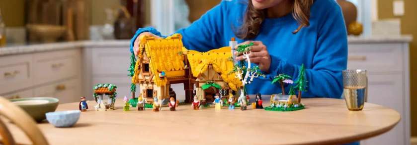 The LEGO Disney Snow White and the Seven Dwarfs’ Cottage (43242) set