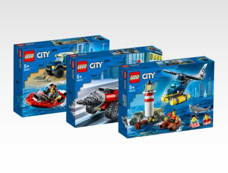 3 vintage LEGO City sets