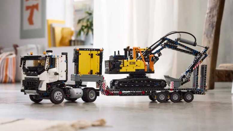 42175 LEGO Technic Volvo FMX Truck & EC230 Electric Excavator | Start  building with the LEGO Technic Volvo FMX Truck & EC230 Electric Excavator